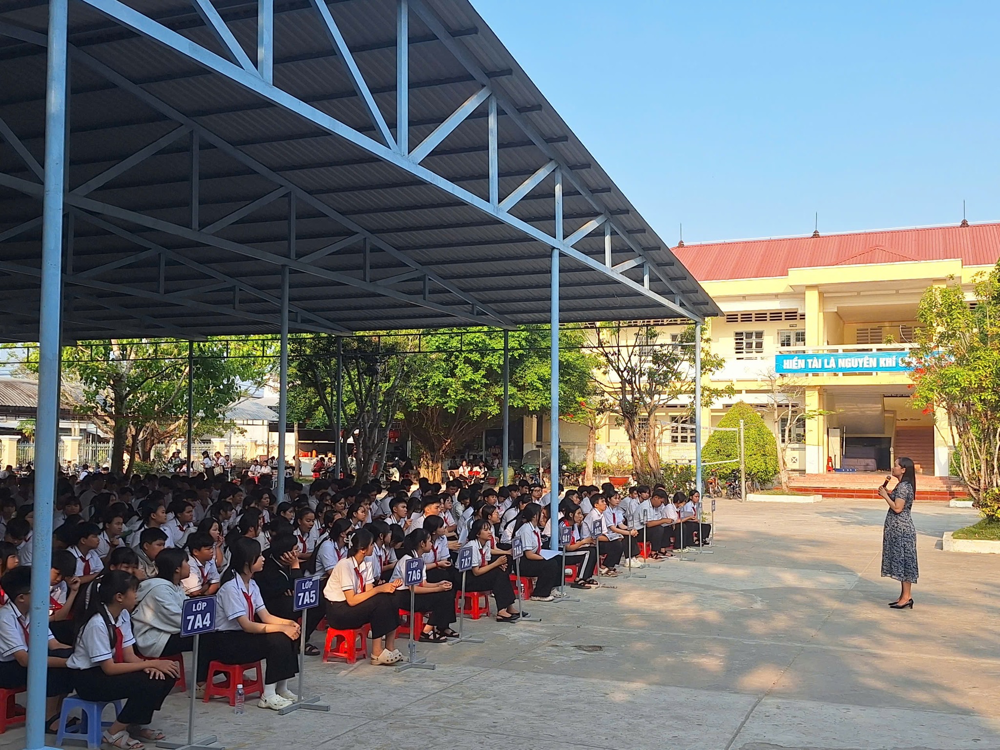 TRƯỜNG THCS HUỲNH HỮU NGHĨA  PHỐI HỢP TT GDNN - GDTX NGÃ NĂM  TRIỂN KHAI CÔNG TÁC HƯỚNG NGHIỆP NĂM 2026